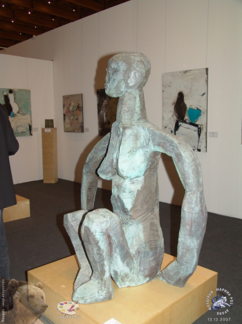 Арт Манеж 2007. Скульптура обнажённой девушки