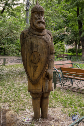 Михайловский парк в Москве. Что тебе снится угрюмый Русич?