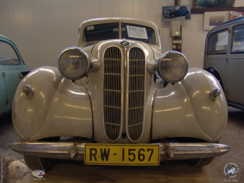Баварский двухдверный седан BMW-321, 1939 (Германия). Фотограф Марина Роз.