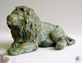 Лев лежащий
