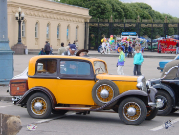 Экспонат автомобильной выставки. Фотограф Марина Роз.