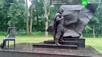 Памятник Игорю Талькову в Щёкино. Неизвестный фотограф.