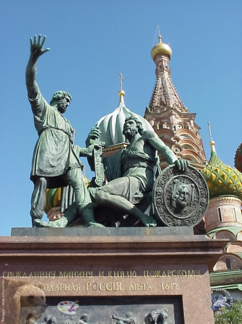 Памятник скульптора Ивана Петровича Мартоса. Фотограф Марина Роз.