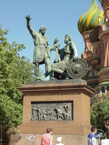 Памятник Минину и Пожарскому в Москве. Фотограф Марина Роз.
