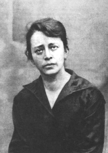 София Парнок. 1922. Неизвестный фотограф.