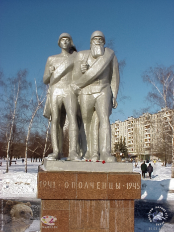 Московский легендарный памятник `Ополченцы Москвы`. Фотограф Марина Роз.