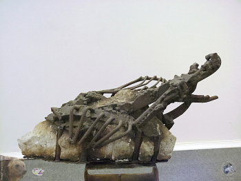Скульптор Алексей Григорьев. Выставка `Арт Манеж 1999`. Камень в металле