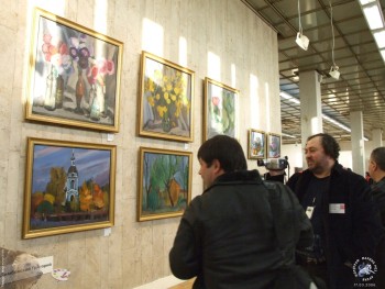 Московский международный художественный арт-салон ЦДХ-2006. Зрители и картины