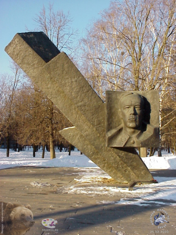 Монумент генералу Карбышеву в Москве. Фотограф Марина Роз.