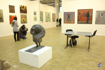 Арт Салон `Процесс`, 2013. Спрятался под стул...