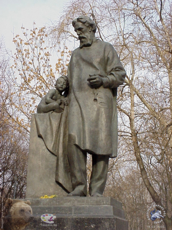 Фрагмент монумента. Фотограф Марина Роз.