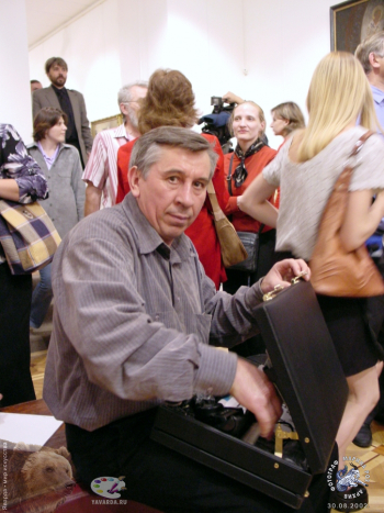 Олег Леонов. Галерея на Солянке.. Актёр Владимир Пермяков