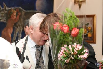 Выставка `Простые вещи. Живопись`. 2010.. Слова поздравления и цветы
