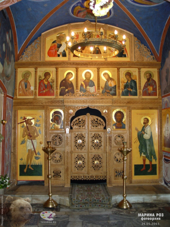 Царские врата и иконостас храма. Фотограф Марина Роз.