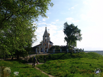 Городня на Волге. Дорога к храму Рождества Пресвятой Богородицы