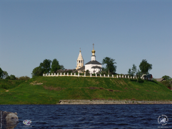 Городня на Волге. Церковь Рождества Пресвятой Богородицы. Вид с поверхности Волги.