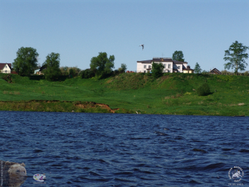Городня на Волге. Село Городня. Вид с лодки на Волге.