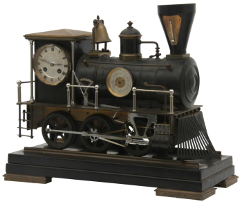 Часы-паровоз. Неизвестный фотограф.