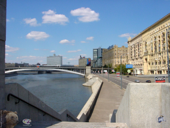 Лестница с Бородинского моста на Смоленскую набережную. Фотограф Марина Роз.