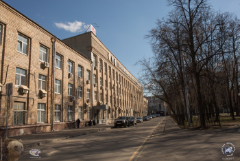 ЗВИ - Завод Владимира Ильича в Москве. Вид на завод с 1-го Щипковского переулка. Фото 15.04.2017.