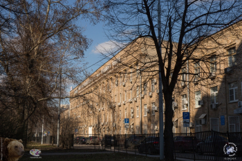 ЗВИ - Завод Владимира Ильича в Москве. ЗВИ. Вид от деревьев сквера. Фото 15.04.2017.