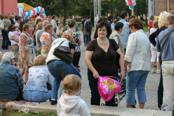 Воронцовский парк (Усадьба Воронцово). День города.. Народ отдыхает