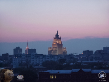 МИД с крыши ЦДХ. Сумерки. Фотограф Марина Роз.