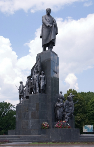 Манизер Матвей Генрихович. Памятник Тарасу Шевченко в Харькове. Бронза, лабродорит. Высота - 16 метров. 1935.