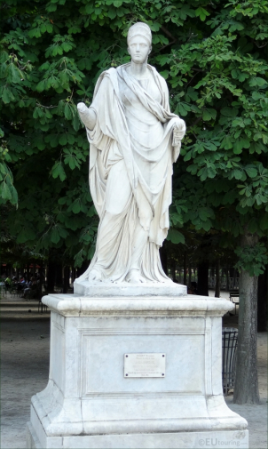 Роберт Дойзи. Агриппина. Мрамор. 1690. Парк Тюильри.