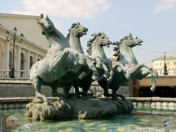 Церетелевская квадрига в Александровском саду. Фотограф Марина Роз.