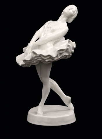 Янсон-Манизер Елена Александровна. Балерина. Фарфор. 33х17,8х15,2. 1951. Собрание Юрия Трайсмана.