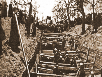 Похороны у Кремлёвской стены. Ноябрь 1917 года. Неизвестный фотограф.