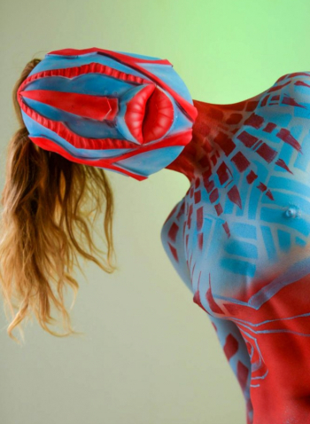 Пол Рустан. Губастая мадам. Боди-арт.