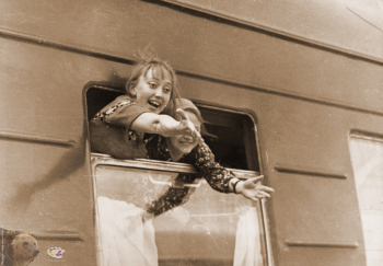 В дорогу! 1960-е. Ольга Блажевич в вагоне поезда. Неизвестный фотограф.
