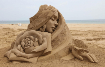 Песчаная скульптура на пляже в Тайване. Неизвестный фотограф.