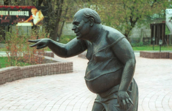 Памятник Евгению Леонову в Москве. Неизвестный фотограф.
