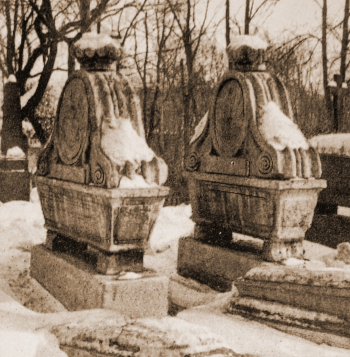 Саркофаги Донского некрополя. Неизвестный фотограф.