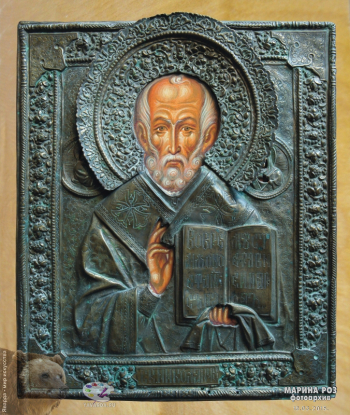 Соколов Александр Михайлович. Николай Чудотворец. Доска, левкас, темпера, сусальное золото, оклад. Собрание семьи иконописца.