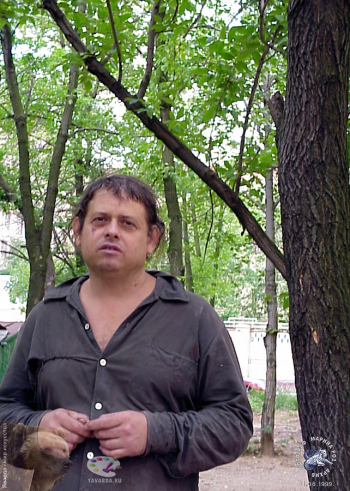 Скульптор Григорьев Алексей Станиславович в парке ЦДХ. Фото 1999.
