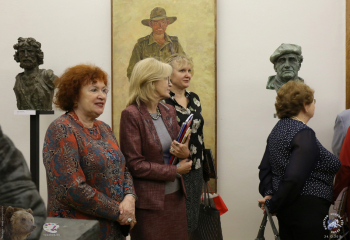 Выставка `Отец и сын Переяславцы. Живопись, скульптура`. Наталья Шепелёва