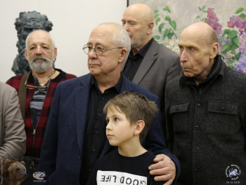 Выставка `Отец и сын Переяславцы. Живопись, скульптура`. Переяславец Михаил Владимирович с внуком