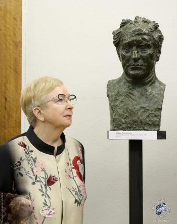 Выставка `Отец и сын Переяславцы. Живопись, скульптура`. Скоробогатова Татьяна Петровна на выставке Переяславцев
