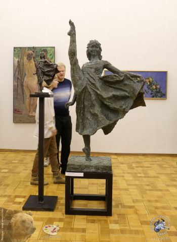 Выставка `Отец и сын Переяславцы. Живопись, скульптура`. Саратовская прима Анастасия Локтева