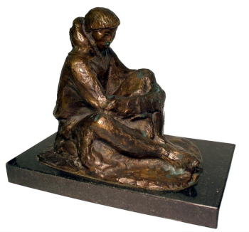 Франгулян Георгий Вартанович. Рыбак. Бронза, гранит. 29х19х24. 1970-е. Музей Берингийского наследия.