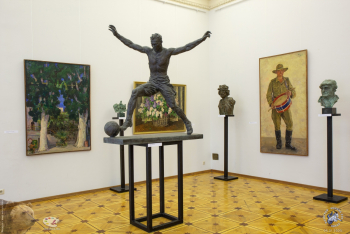 Выставка `Отец и сын Переяславцы. Живопись, скульптура`. Скульптура `Всеволод Бобров` на выставке