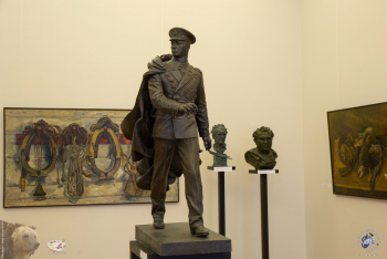 Выставка `Отец и сын Переяславцы. Живопись, скульптура`. М.В.Переяславец. Адмирал флота Советского Союза, Герой Советского Союза Н.Г.Кузнецов. Проект памятника.