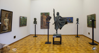 Выставка `Отец и сын Переяславцы. Живопись, скульптура`. Экспозиция выставки. Часть представленных скульптурных и живописных работ.