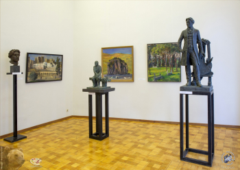 Выставка `Отец и сын Переяславцы. Живопись, скульптура`. Экспонаты выставки следующего зала