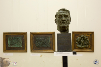 Выставка `Отец и сын Переяславцы. Живопись, скульптура`. М.В.Переяславец. Захарий Захариев. Лётчик-истребитель. Герой Советского Союза и Герой Болгарии.
