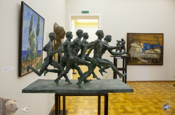 Выставка `Отец и сын Переяславцы. Живопись, скульптура`. М.В.Переяславец. Скульптурная композиция `Марафон`.